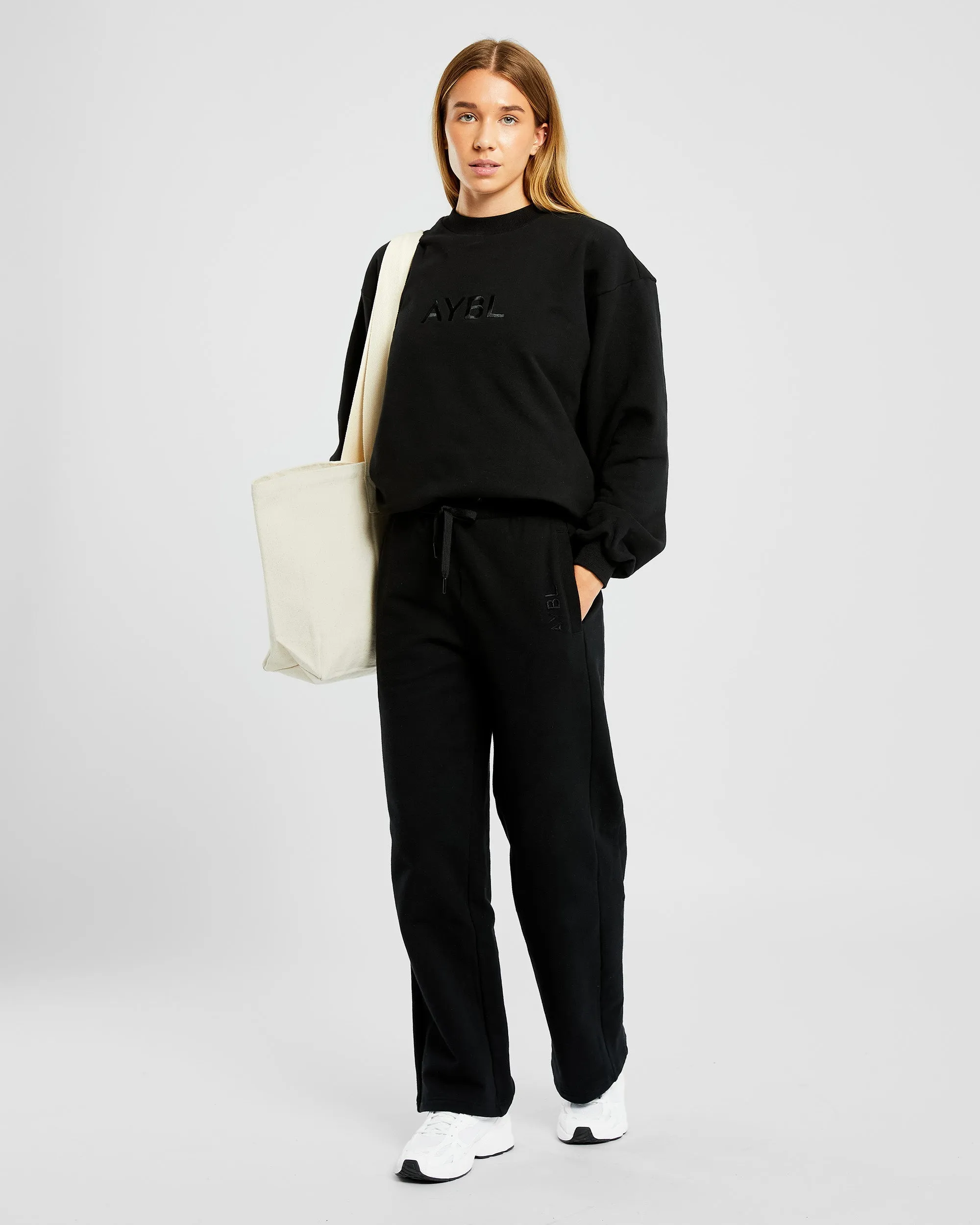 Everyday Relaxed Sweater - Black